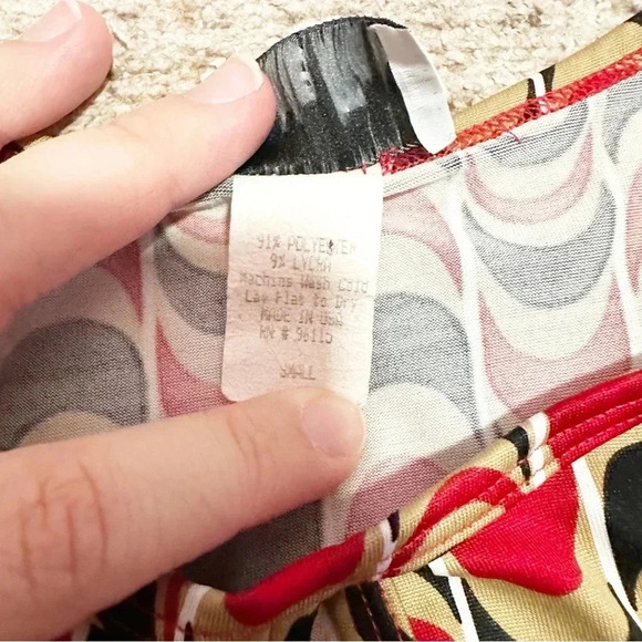 Vintage 90’s red, black, and tan wavy print sleeveless top 
Size small - Picture 8 of 10